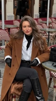 Stile Blair Waldorf, Adrette Outfits, Lawyer Fashion, Fest Outfits, Skandinavian Fashion, Classy Winter Outfits, Old Money Outfits