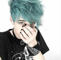 I love this color. Haircut Boys, Androgynous Hair, Male Doctor, Teal Hair, Emo Hair, Scene Hair, Dye My Hair, New Haircuts, Braided Ponytail