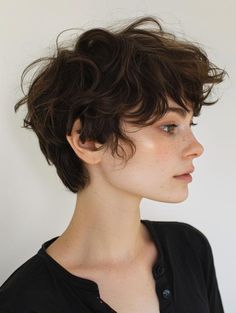 2024 Pixie Cut Trends for Wavy Hair: Chic and Effortless Styles Pixie With Wavy Hair, Longer Pixie Haircut Wavy Hair, Shaggy Pixie Wavy Hair, Wavy Short Mullet Women, Wavy Bob No Bangs, Pixie Cut For Thick Wavy Hair, Short Wavy Hairstyles For Women Round Face, Short Hair Cuts Wavy Hair