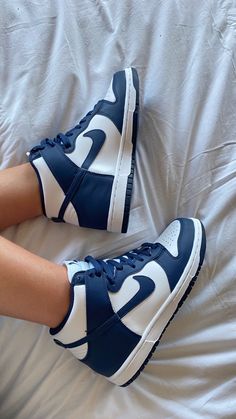 Navy Dunks, Sneaker Trend, Shoes Aesthetic, Aesthetic Ootd, Trendy Shoes Sneakers, Nike Shoes Girls, Basket Style