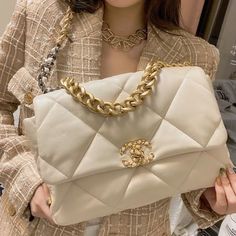 Tas Louis Vuitton, Designer Handbags Louis Vuitton, Gucci Belt Bag, Fake Designer Bags, Chanel 19, Latest Bags, Replica Designer Handbags, Lv Bags