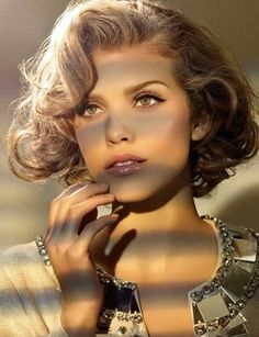 40 Cute Curly Hairstyles | Cuded Big Hair Curls, Curly Bobs, Vintage Hairstyle, Event Makeup, Retro Hair, Cute Curly Hairstyles, Big Curls, Haircuts For Curly Hair, Peinados Fáciles Para Cabello Corto