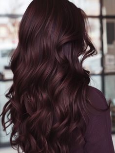 25 Fall 2024 Hair Color Trends: Discover the Hottest Shades for Brunettes, Blondes, and More! - jalixo.com Dark Cherry Balayage, Lived In Brunette Balayage Dark Roots, Red Hair Trends 2024, 2024 Fall Hair Colors, Chocolate Brunette Hair, Red Hair Trends, Fall Hair Colors, Balayage Brunette