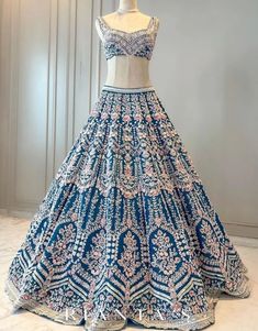 Wedding Matching Outfits, Latest Bridal Lehenga Designs, Choli For Women, Bridal Lehenga Designs, Latest Bridal Lehenga, Indian Outfits Lehenga, Asian Bridal Dresses, Indian Bride Outfits, Wedding Dress Outfit