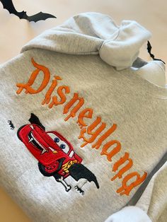 Embroidered Disneyland sweater true to size Disneyland Sweatshirt Vintage, Disneyland Sweater, Disneyland Paris Christmas, Paris Christmas, Disneyland Halloween, Womens Sweatshirts, Disneyland Paris, Christmas Design, Wedding Shop