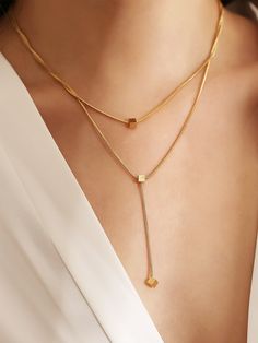 Yellow Gold Fashionable Collar  Stainless Steel   Embellished   Women's Fashion Jewelry Tanishq Gold Necklace, Classy Jewelry Gold, Chain Pandent, Gold Minimalist Jewelry, Gold Bangles For Women, New Gold Jewellery Designs, Embellished Fashion, Formal Jewelry, Couple Necklace