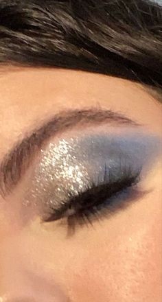 Formal Makeup Blue Eyeshadow, Eyeshadow Looks Blue Dress, Silver And Blue Eyeshadow Looks, Silver Blue Eyeshadow Looks, Blue Grey Eyeshadow Looks, Make Up Looks For Prom Blue Dress, Sparkly Silver Eyeshadow, Blue Sparkly Eyeshadow Looks, Makeup Blue Dress Wedding