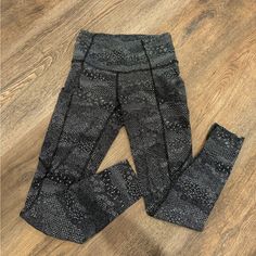 Black And White Patterned Lululemon Fast And Free High Rise Leggings. Multiple Pockets On Waistband And Sides Of Legs Never Worn. Size 4. High Rise Leggings, Lululemon Leggings, White Patterns, Colorful Leggings, Pant Jumpsuit, Lululemon Athletica, High Rise, Size 4, Pants For Women