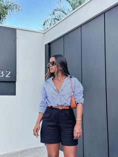 Formal Shorts Outfits Women, Black Femininity Aesthetic, Denim Diy Clothes, Wardrobe Change, Formal Shorts, Easy Chic, Shorts Outfits Women, Chic Summer Outfits, Corporate Wear