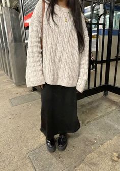 Long Skirt Autumn Outfit Aesthetic, Thick Jumper Outfit, Maxi Skirts And Sweaters Outfit, Long Dress Cold Weather, Fall White Maxi Skirt Outfits, Maxi Skirts With Sweaters, Modest Dresses For Winter, Black Maxi Skirt Outfit Autumn, Modest Outfits Long Skirts