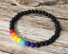 Lgbt Bracelet, Pride Jewellery, Pride Bracelet, Bracelets Handmade Diy, Kandi Bracelets, Diy Bracelets Easy, Diy Bracelet Designs, Diy Bracelets Patterns, Rainbow Bracelet