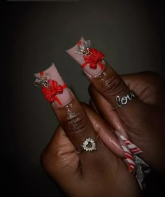 Christmas Nails With Candy Canes, Red Bottom Christmas Nails, Dramatic Christmas Nails, Winter Junk Nails, Sosa Nails, Duck Nails Christmas, Christmas Shorties Nails, Junk Christmas Nails, Xxl Christmas Nails