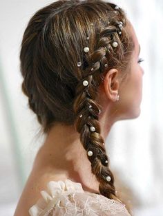 Bored of doing the same thing with your hair day in and day out? Click her for the best plait hairstyles to give you some inspiration. Summer Hair Trends, New Year Hairstyle, Plaits Hairstyles, Latest Hair Trends, Chic Hairstyles, Low Ponytail, Long Braids, Plaits, Pearl Hair