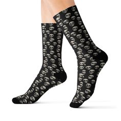 These crew socks feature a skull design all over print, perfect for those with a gothic style and ideal for Halloween. Made of 70% Polyester, 25% Cotton, and 5% Spandex, they offer superb comfort and printability. The crew length provides excellent protection and warmth for your feet. Available in 3 different sizes. Product features - 70% Polyester 25% Cotton 5% Spandex for comfort and printability - Crew length for calf muscle coverage and warmth - All over print for full design visibility - Av Gothic Design, Calf Muscles, Halloween Accessories, Gothic Style, Skull Design, Socks And Hosiery, Gothic Fashion, Crew Socks, All Over Print