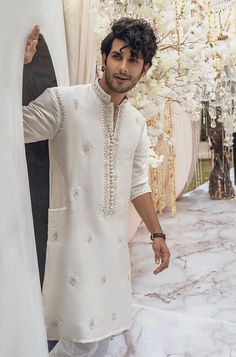 Mens Designer Kurta, Kurta Designs Men's, India Fashion Men, Mens Indian Wear, Boys Kurta Design