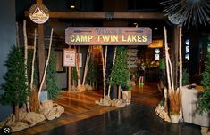 there is a sign that says camp twin lakes