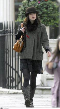 Keira Knightley Frazzled English Woman, Keira Knightley Style, English Outfit, Winter Lookbook, Keira Knightley, Mode Inspo, Street Style Women, Fashion Inspo Outfits, Winter Outfits