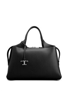 Tods Handbags, Tods Bag, Leather Tote Bag Women, Bag Icon, Timeless Accessories, Boston Bag, Black Tote, Strap Tops, Leather Items