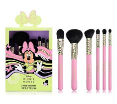 Brushes and brushes and brushes, oh my! This Disney Minnie Mouse six-piece brush set makes modern makeup effortless. With tools to create your own bold beauty looks, the set includes brushes for powder, foundation, concealer, blush, and eyes with Minnie Mouse detail in the design. The Minnie design, with candy pink handles, is sure to add some fun your beauty routine. From Spectrum.  Includes: Minnie Makeup, 00's Makeup, Essential Makeup Brushes, Modern Makeup, Disney Makeup, Makeup Brush Set Professional, Kids Makeup, Makeup Game, Professional Makeup Brushes