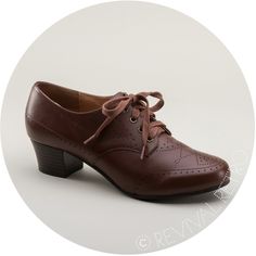 1940s Shoes Womens CC41 Regulation Oxfords Oxford Shoes Brown, Vintage Inspired Shoes, Brown Oxford Shoes, Sensible Shoes, Retro Heels, Oxford Shoes Outfit, Vintage Style Shoes, Brown Oxfords