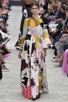 Spring Fashion Chic, Valentino Gowns, Oklahoma City Oklahoma, Fashion Gowns, Wardrobe Inspiration, Couture Runway, Fall 2018, Mixing Fabrics, Washington Post