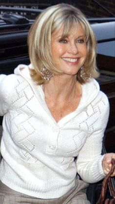 Hair For Summer, Styles For Medium Hair, Hair Styles For Medium Hair, Trendy Layered Hairstyles, Mom Hair, Wolf Haircut, Layered Haircuts For Medium Hair, Olivia Newton, Beauty Magic