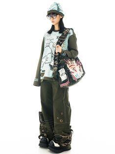 Punk Rock Female Outfits, Newjeans Outfits Inspired, Chinese Y2k, Y2k Chinese, Modeling Pictures, 2000s Japanese Fashion, Poses References, Estilo Hip Hop, Oversized Top