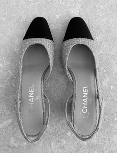 Chanel Slingback, Chanel Flats, Slingback Flats, Shoe Inspo, Student Fashion, Vintage Vogue, Pretty Shoes, Dream Shoes, Shoe Lover