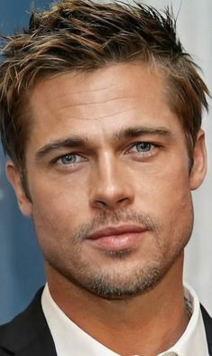 Celebrity Hairstyles Men, Brad Pitt Now, Famous Haircuts, Hollywood Male Actors, Brad Pitt Haircut, Brad Pitt Hair, Hairstyles For Receding Hairline, 얼굴 그리기, Men Haircut Styles