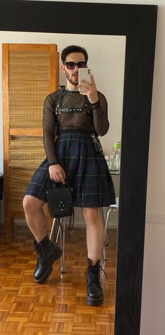 Berlin Queer Fashion, Queer Street Fashion, Fem Nonbinary Fashion, Men In Skirts Punk, Alt Queer Fashion, Queer Festival Outfit, Male Feminine Fashion, Fem Men Fashion, Amab Nonbinary Fashion