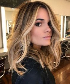 Color Hairstyles, Hair Color Light Brown, Honey Hair, Hair Balayage, Hairstyles For Medium Length Hair, Brown Hair With Highlights, Medium Length Hair