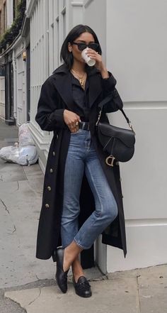 Black Dress And Trench Coat Outfit, Black Trench Coat Outfit Spring, Black Trench Coat Outfits, Loafers Outfit Jeans, Black Trench Outfit, Black Trench Coat Outfit Casual, Black Trenchcoat Outfit, Black Trench Coat Outfit, Black Loafers Outfit