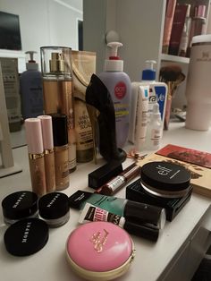 #makeup #elf #toofacedmakeup #morphe #juviasplace #vanilla #perfumes #carolinaherrera #skincare #cerave #larocheposay #theordinaryskincare #girlhood Morphe Aesthetic, Sephora Skincare Aesthetic, Skincare And Makeup, Brown Girl Makeup Products, Brown Aesthetic Makeup Products, Slincare Girl Aesthetic, Pampering Routine, Best Drugstore Makeup, Too Faced Makeup