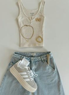 Outfit Layout Summer, Heisei Retro, Autumn Outfit Inspo, Outfits Con Jeans, Outfit Layout, Simple Trendy Outfits, Cute Everyday Outfits, Cute Simple Outfits