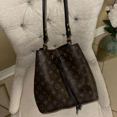 In Great Condition Bags Louis Vuitton, Vuitton Bag, Louis Vuitton Bags, Louis Vuitton Bag, Limited Time, Bag Lady, Louis Vuitton, Shoulder Bag, Black