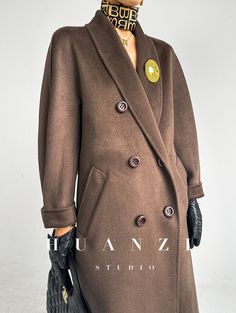 Introducing the Huanzi Vellor tweed blazer coat, the epitome of class and sophistication. Crafted with high-end double-sided cashmere wool, it is designed to be chic, elegant, fashionable, and classy - perfect for the discerning individual who prefers to make a statement of style and high class. Perfect for the fall and autumn seasons. 【Size Information】 size Raglan sleeves chest circumference waistline clothes length S 70 108 110 115.5 m 71 112 114 116.5 Tweed Blazer, Cashmere Wool, High Class, Blazer Coat, All Brands, Raglan Sleeve, The Fall, Double Breasted, Cool Girl