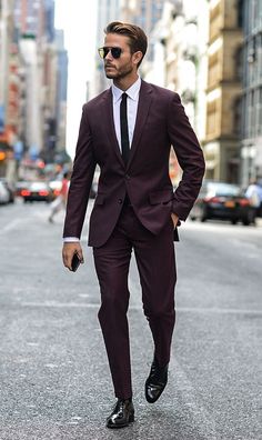 Burgundy Suit Men, Terno Slim Fit, Shirt And Tie Combinations, Outfits Formal, Terno Slim, Man In A Suit, Suits Men Business, Suit Ideas, Formal Men Outfit