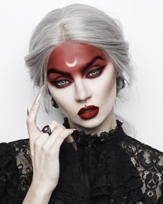 Beatriz Mariano, Carnaval Make-up, Makeup Zombie, Fantasy Make-up, Halloweenský Makeup, Halloween Make-up Looks, Halloween Makeup Ideas, Halloween Makeup Pretty, Long Stiletto