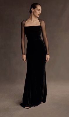 Black Gown Elegant, Gown Elegant Classy, Black Gown Elegant Classy, Elegant Dresses Classy Modest, Angelina Jolie Dress, Demure Outfit, Gown Elegant, Dark Dress, Dinner Dress Classy