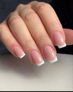 Un servicio completo Fake Nails White, White Tip Nails, French Tip Acrylic Nails, White French, Square Acrylic Nails, French Tip Nails, Short Acrylic Nails, Square Nails