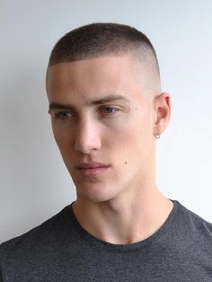 Buzz Haircut, Barber Haircuts, Buzz Cut Hairstyles, Military Haircut, Cut Hairstyles, Men Haircut Styles, Mens Haircuts Fade, Popular Haircuts, Corte De Cabelo Masculino