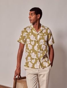 Revere Collar, Mens Green, Summer Shirts, Summer Wardrobe, Linen Fabric, Effortless Style, Floral Prints, Slim Fit