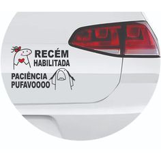 a sticker on the back of a car that says recem habitita pacifica pufavooo