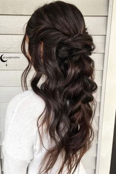 Unique bridesmaid hairstyles to look fabulous. We have collected photos of the most gorgeous half-up hairstyles for long hair. Brunette Girls, Unique Bridesmaid, Bridesmaid Hairstyles, Prom Hairstyles, Brunette Girl, Braids For Long Hair