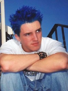 Spikey Haircut Men, 2000s Spikey Hair, Pop Punk Hair, Short Spiky Haircuts Men, Men Punk Hair, 90s Grunge Mens Hair, Early 2000s Hairstyles Men, Nu Metal Hairstyles, 90s Punk Fashion Men