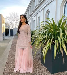 Peach Punjabi Suit, Suits Colour Combination, Simple Eid Outfits, Pink Punjabi Suit, Pink Pakistani Dress, Asian Fits, Bridesmaid Suits, Punjabi Dress Design, Travel Doodles