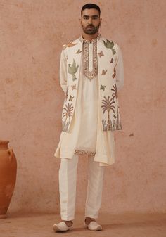 Off White Embroidered Kurta Set With Jacket Kalpraag - Fabilicious Fashion New Kurta Design For Men 2024, Wedding Dhoti Kurta For Groom, Mens Pithi Outfit, Kurta Designs Men's For Wedding, Ranveer Singh Indian Wear, Indian Wedding Carnival Outfits Men, Indian Wedding Mehendi Decoration, Indian Wedding Kurta For Men, Short Kurta With Jacket For Men