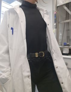 Scientist Clothes, Doctor Coat, White Lab Coat, Doctor Outfit, Women Scientists, Lab Coats, Female Doctor, Medical Aesthetic