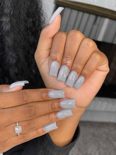 Light Grey Short Nails, Grey Nails Black Women, Grey And Black Acrylic Nails, Short Nails Grey, White Nails With Color, Gray Short Nails, Grey Short Nails, Short Grey Nails, Short Gray Nails