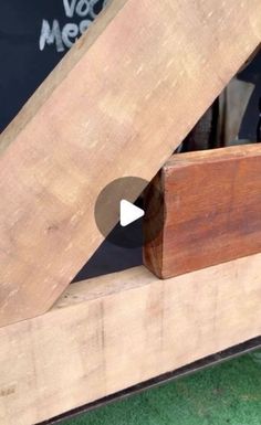 DIY Upholstered Headboard Tutorial Construction Hacks, Diy Tools Woodworking, 2x4 Wood Projects, Diy Bench Outdoor, Diy Handyman, Unique Woodworking, G Eazy